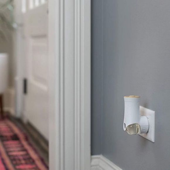 Glade plugIns sky & sea salt air freshener scented oil 2 warmers 2 refills NEW - Picture 4 of 6